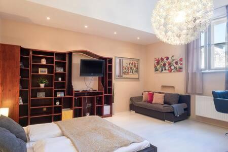 Charming Flat In The Center Apartment Budapest Bagian luar foto