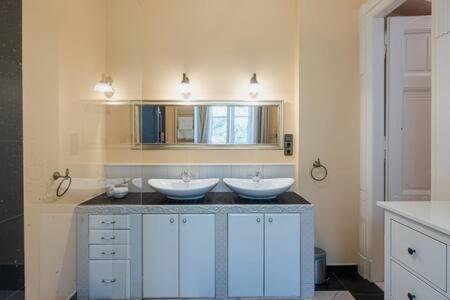Charming Flat In The Center Apartment Budapest Bagian luar foto