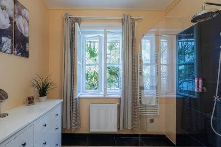 Charming Flat In The Center Apartment Budapest Bagian luar foto