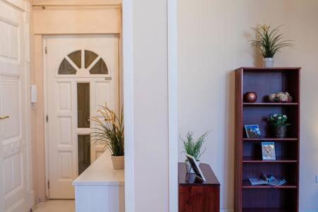 Charming Flat In The Center Apartment Budapest Bagian luar foto